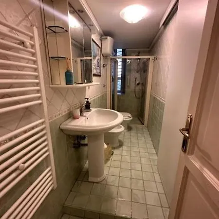 Historic Vomero With Secluded Patio 아파트 나폴리