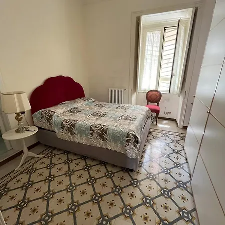 Apartamento Historic Vomero With Secluded Patio