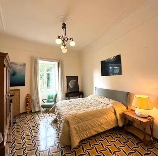 Apartamento Historic Vomero With Secluded Patio